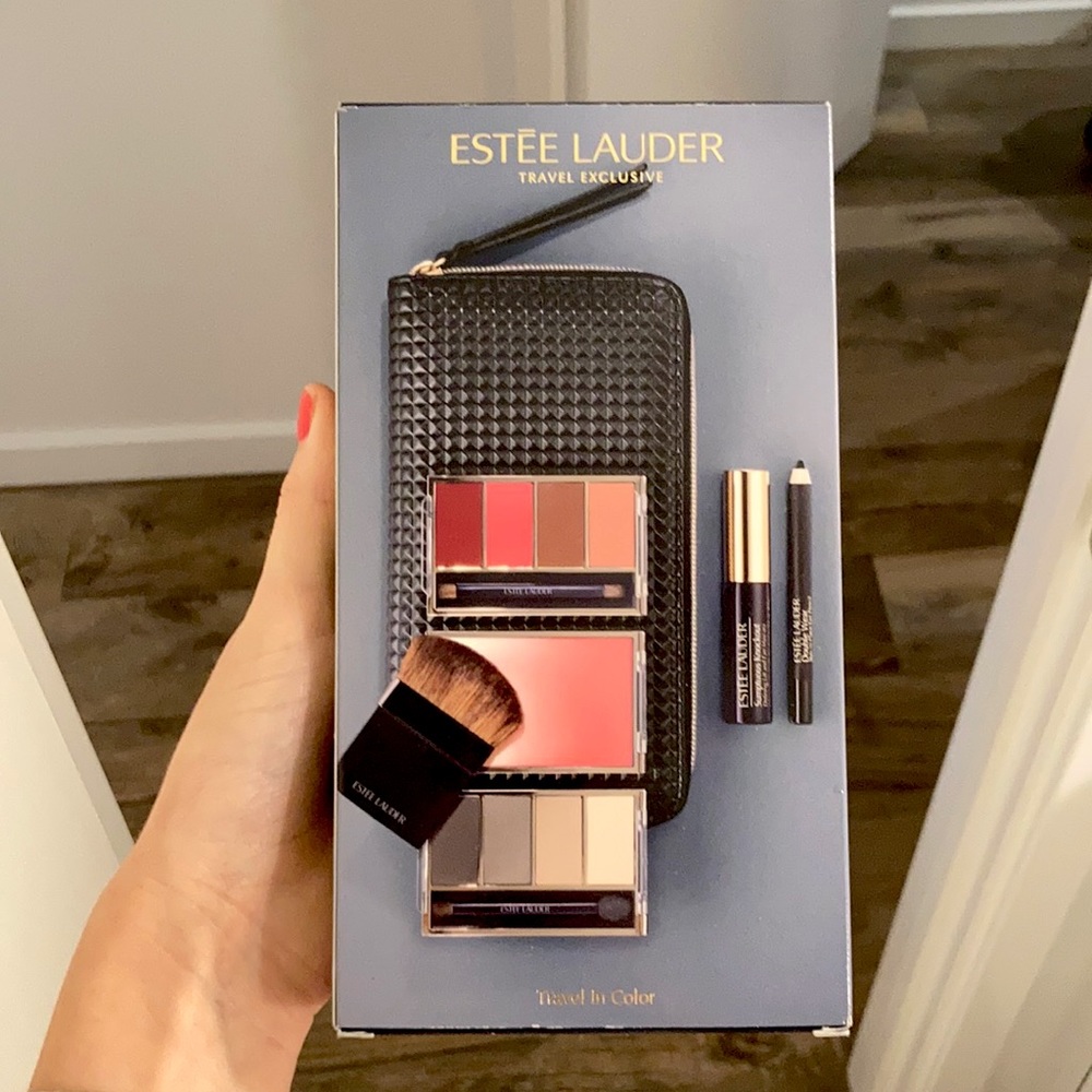 Estée Lauder exclusive travel beauty set, beauty case included :)